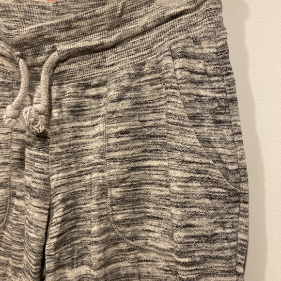 Grey sweatpants - Picture 3 of 4